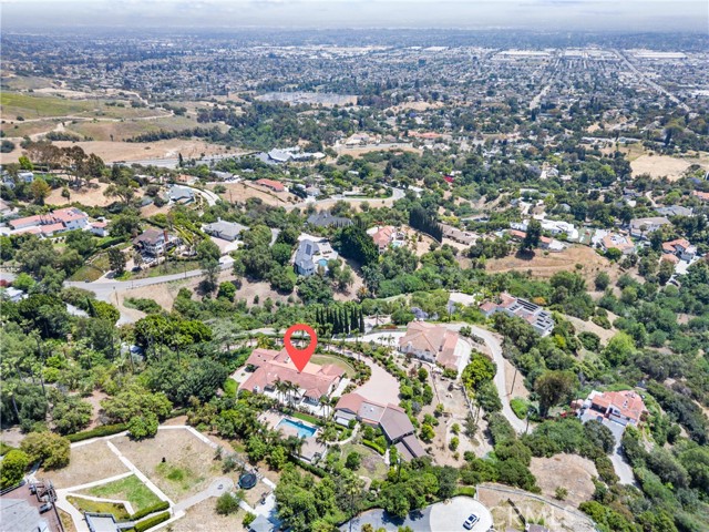 1929 Dorothea Road, La Habra Heights CA: https://media.crmls.org/medias/0b92b4ab-e877-4f57-b07d-3d46ff8f8bda.jpg
