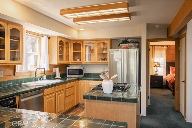42816 Monterey Street, Big Bear Lake CA: https://media.crmls.org/medias/0b93075f-5054-4419-aafe-a07188c06f38.jpg