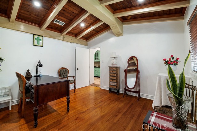 1729 W 51st Place, Los Angeles CA: https://media.crmls.org/medias/0b94201a-42d1-452a-b4de-f5876993c6bc.jpg
