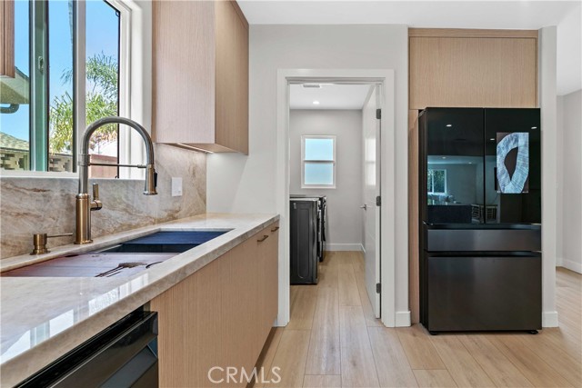 6832 Cantaloupe Avenue, Van Nuys CA: https://media.crmls.org/medias/0b94cb60-3062-4c54-8638-9aba8108cb53.jpg