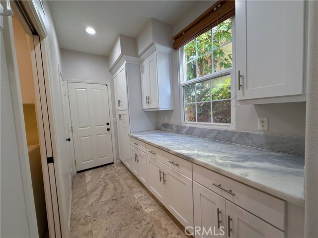 Detail Gallery Image 9 of 22 For 28 Teak, Irvine,  CA 92620 - 4 Beds | 2/1 Baths