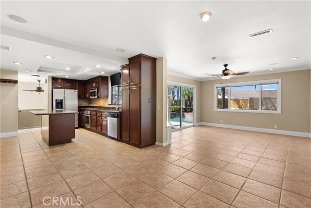 8449 E Meadowridge Street, Anaheim CA: https://media.crmls.org/medias/0b950caa-0224-497d-b29e-36ec6d631799.jpg