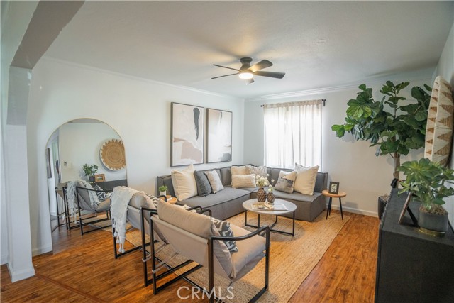 11835 Gale Ave, Hawthorne CA: https://media.crmls.org/medias/0b9522f6-62c1-46cf-b779-6b6eee36eca3.jpg