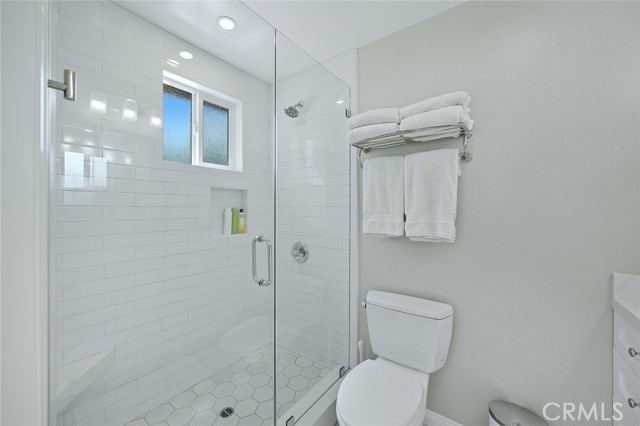 Image 22 of 46 For 2236 Albury Avenue
