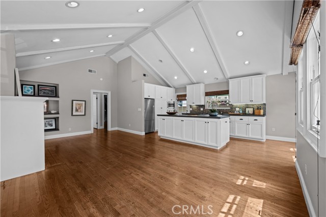 Detail Gallery Image 14 of 39 For 263 Ginevra, Long Beach,  CA 90803 - 3 Beds | 2 Baths