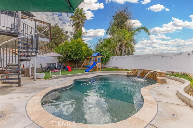 Detail Gallery Image 5 of 12 For 39714 Rustic Glen, Temecula,  CA 92591 - 3 Beds | 2/1 Baths