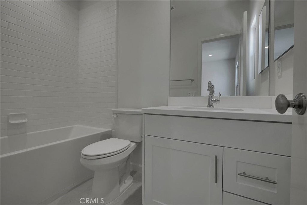 https://media.crmls.org/medias/0b97bd8a-5822-4a46-ab02-31edc70967a2.jpg?preset=X-Large