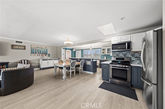 Detail Gallery Image 5 of 26 For 1598 Amberwood Dr, Hemet,  CA 92543 - 2 Beds | 2 Baths