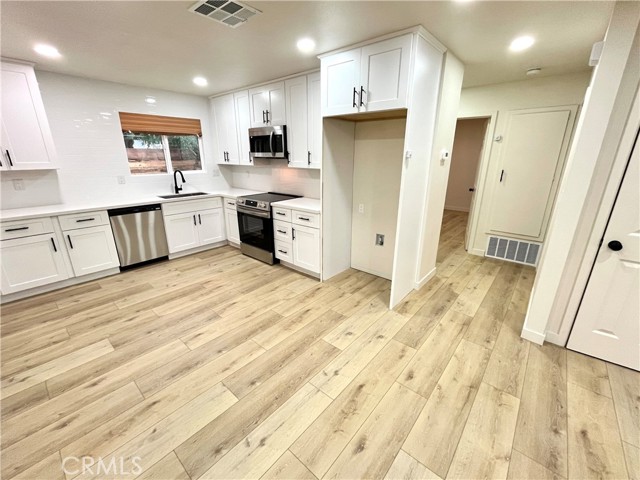 Detail Gallery Image 10 of 46 For 28451 Murrieta, Menifee,  CA 92586 - 2 Beds | 1 Baths