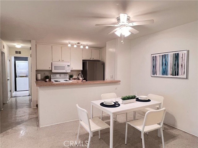 Detail Gallery Image 13 of 44 For 4900 Overland Avenue #125,  Culver City,  CA 90230 - 2 Beds | 2 Baths