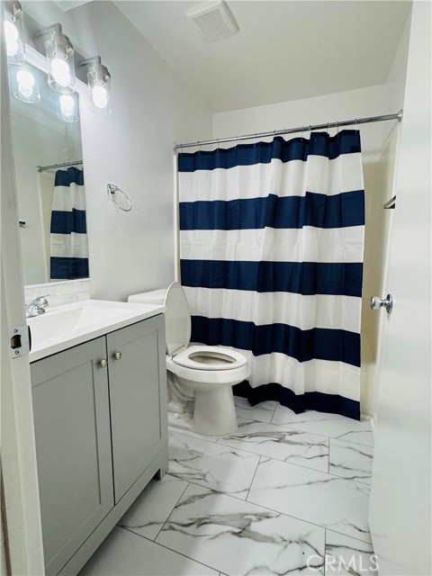 5484 Dobbs Street, Los Angeles CA: https://media.crmls.org/medias/0b9991a3-acb7-4766-8298-62fd0b45c67b.jpg