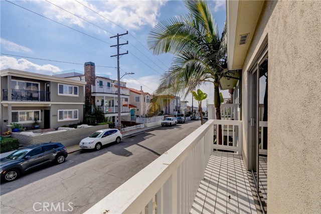 333 28th Street, Hermosa Beach, California 90254, 3 Bedrooms Bedrooms, ,2 BathroomsBathrooms,Residential,Sold,28th,SB22013671