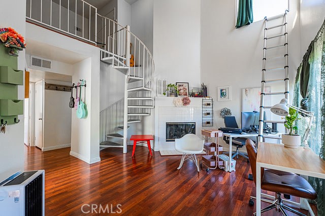 https://media.crmls.org/medias/0b9a3287-1260-4928-9f88-f95112511ceb.jpg?preset=X-Large