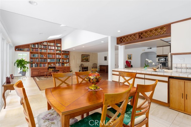 40 Club View Lane, Rolling Hills Estates, California 90274, 5 Bedrooms Bedrooms, ,3 BathroomsBathrooms,Residential,Sold,Club View,PW22062532