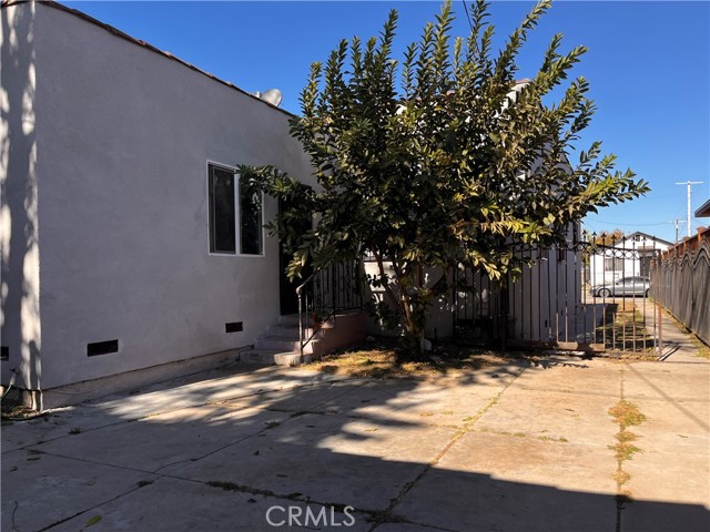 Detail Gallery Image 9 of 25 For 716 W 105th St, Los Angeles,  CA 90044 - 3 Beds | 1 Baths