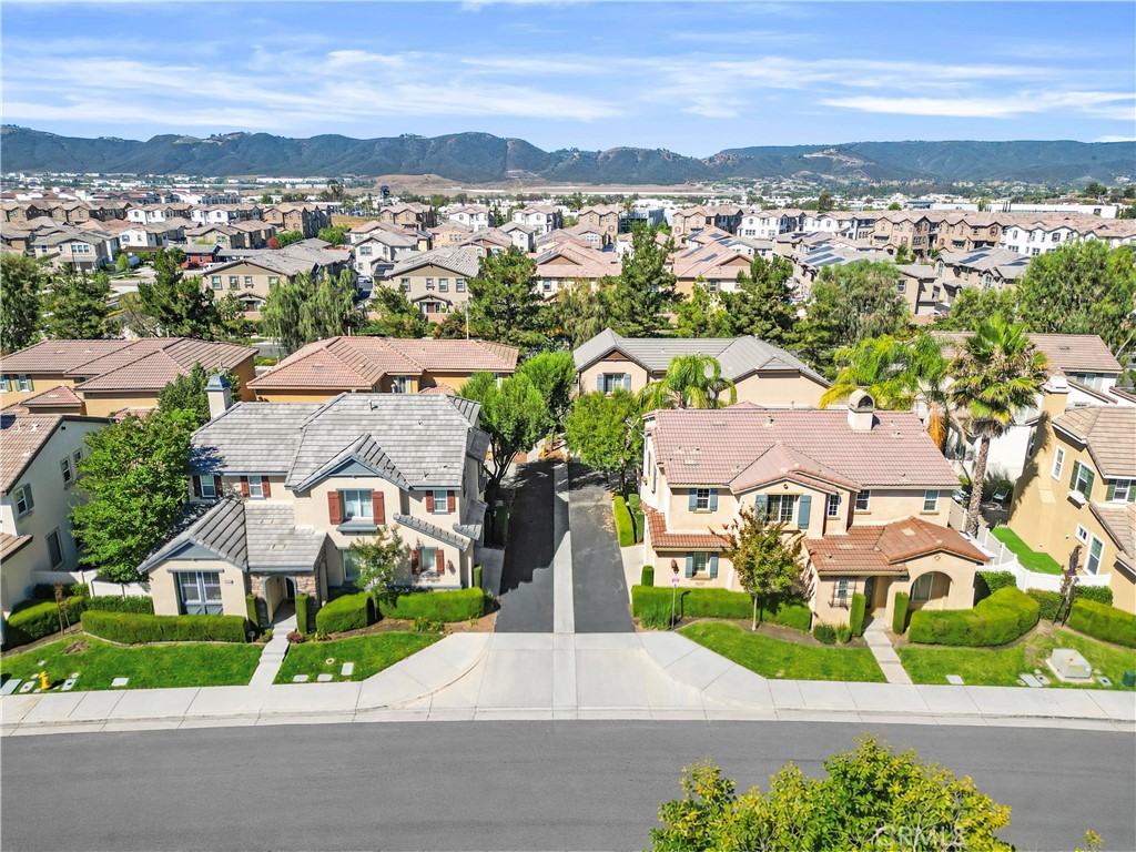 https://media.crmls.org/medias/0b9b79d1-b89a-4ac2-a38d-35fabbc784ab.jpg?preset=X-Large