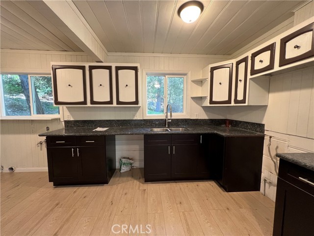 Detail Gallery Image 3 of 22 For 782 N Village, Crestline,  CA 92325 - 3 Beds | 1/1 Baths