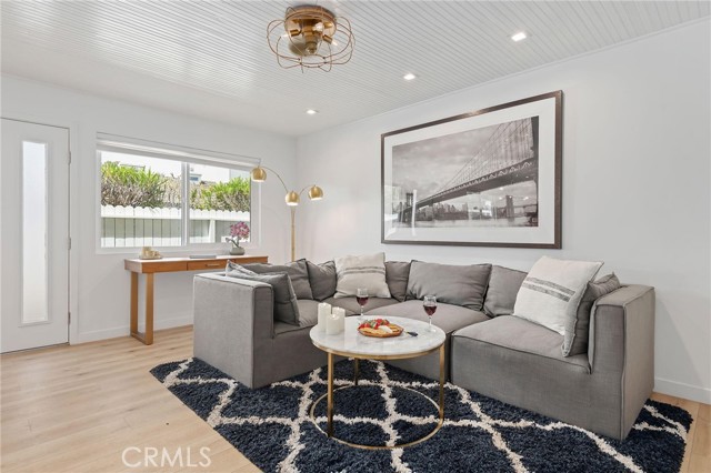 160 Ash Avenue, Carpinteria CA: https://media.crmls.org/medias/0b9bd4e0-7a15-4000-9d3c-f9b0cc2dd276.jpg