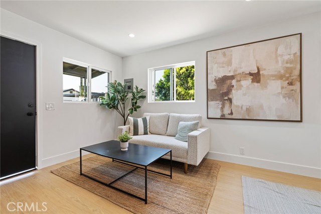 8840 Valjean Avenue, North Hills CA: https://media.crmls.org/medias/0b9ca564-0651-4eb2-85eb-46b2dff068ec.jpg
