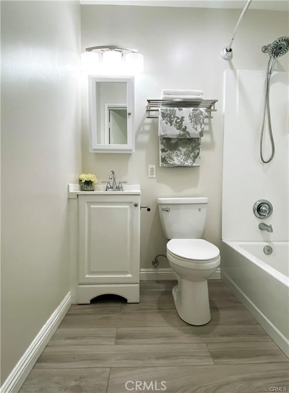 18221 Gresham Street, Northridge CA: https://media.crmls.org/medias/0b9d4d9c-5f62-4ec1-88e0-13530b28d40c.jpg