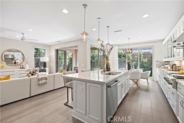206 Phoebe, Irvine CA: https://media.crmls.org/medias/0b9fbcd4-cbb4-437d-bf58-e7e1fe0e8fe3.jpg