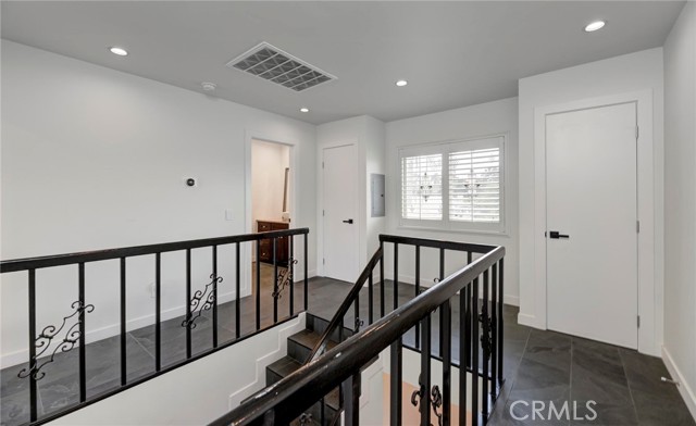 Detail Gallery Image 26 of 75 For 21905 Stanwell St, Chatsworth,  CA 91311 - 5 Beds | 3/2 Baths