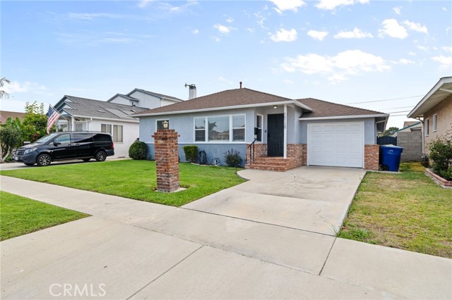 15129 Fonthill Avenue, Lawndale CA: https://media.crmls.org/medias/0ba00c9d-a22d-4ab4-aaa8-a827e8bba311.jpg