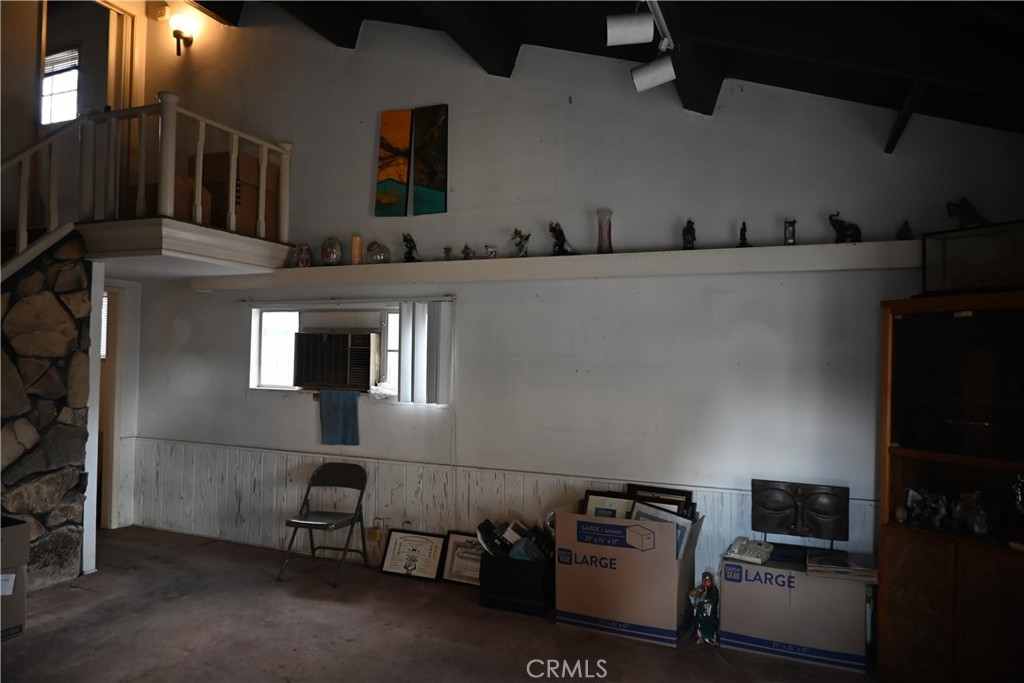 https://media.crmls.org/medias/0ba0224f-c6be-4fdd-9153-d3d5680e2515.jpg?preset=X-Large