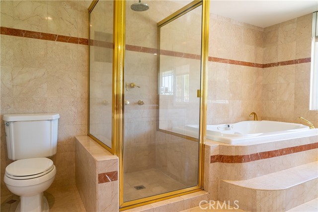 Detail Gallery Image 23 of 39 For 24060 Hatteras St, Woodland Hills,  CA 91367 - 5 Beds | 5 Baths