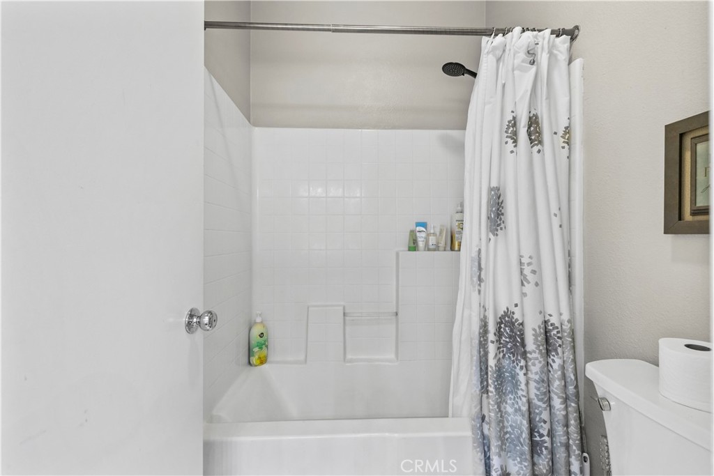 https://media.crmls.org/medias/0ba0cf38-ed29-411b-babe-980cdcb0112f.jpg?preset=X-Large
