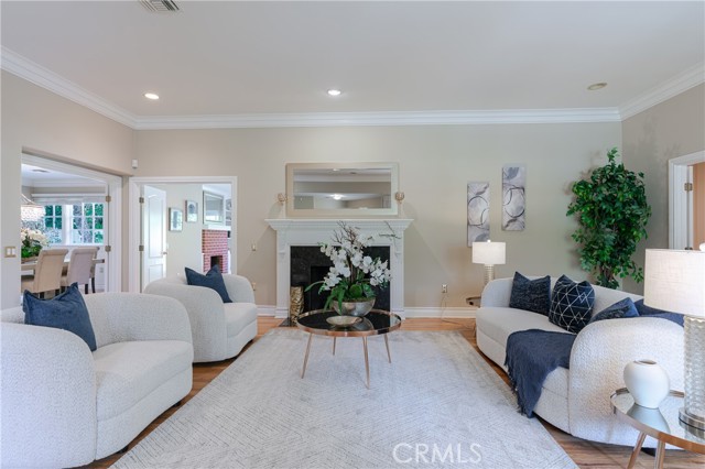 1354 Bedford Road, San Marino CA: https://media.crmls.org/medias/0ba0e1e9-5903-4c9a-9856-a5c0463bab7c.jpg