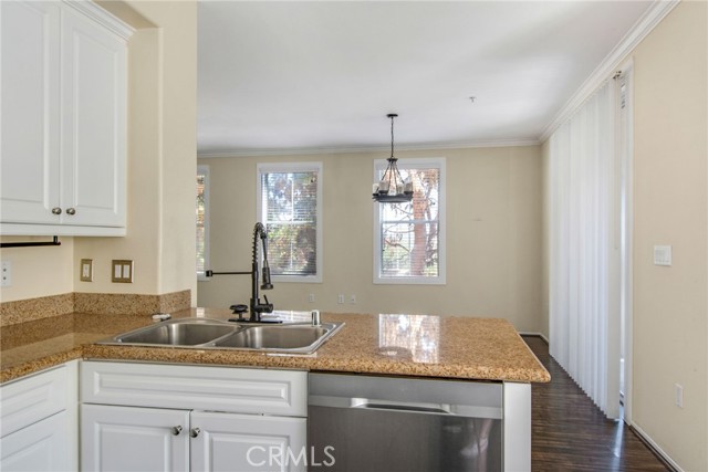 3270 Watermarke Place, Irvine CA: https://media.crmls.org/medias/0ba2bb4d-39bf-41ca-a203-f62a38b55954.jpg