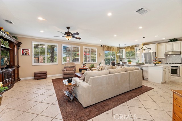 Detail Gallery Image 12 of 49 For 1865 Plainfield Way, Corona,  CA 92883 - 4 Beds | 3 Baths