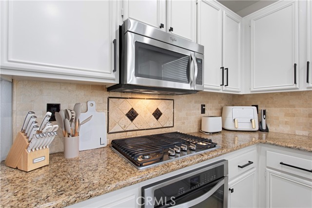 Detail Gallery Image 16 of 61 For 1855 Stanwich, Corona,  CA 92883 - 4 Beds | 2/1 Baths