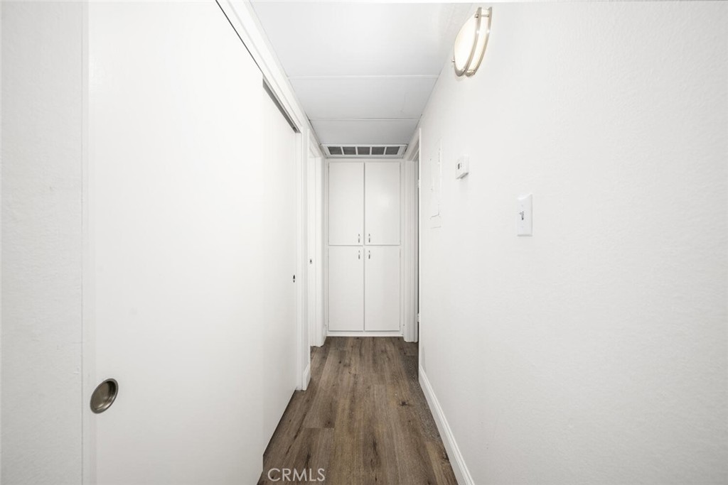 https://media.crmls.org/medias/0ba3c806-6791-4ae3-b46b-0d0cafa03e8c.jpg?preset=X-Large