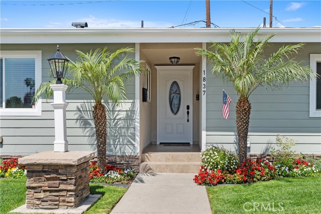 1837 N Studebaker Road, Long Beach CA: https://media.crmls.org/medias/0ba3d0d8-0b00-4a2b-83eb-178ca3d687f0.jpg
