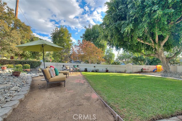 Tiered Front Yard with grass area