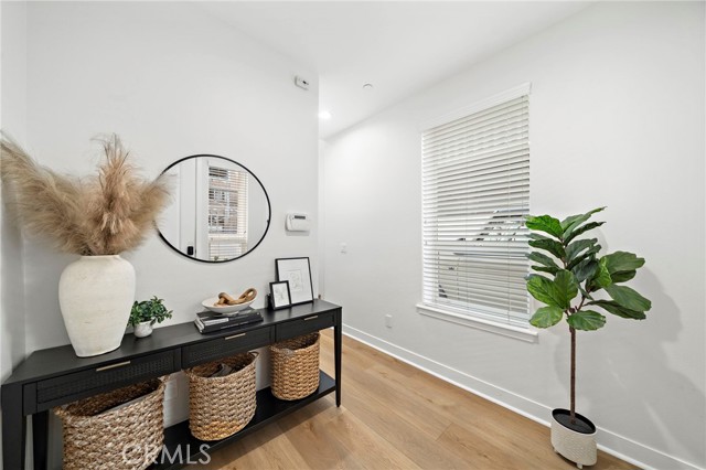 Detail Gallery Image 3 of 30 For 1974 Meyer Pl #D,  Costa Mesa,  CA 92627 - 2 Beds | 2/1 Baths