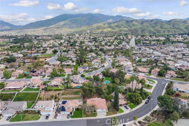 29608 Bright Spot Road, Highland CA: https://media.crmls.org/medias/0ba41810-9f4c-4380-9f7d-0e2ec68197d2.jpg