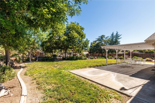 Detail Gallery Image 4 of 22 For 8210 Creston Rd, Paso Robles,  CA 93446 - 4 Beds | 2 Baths
