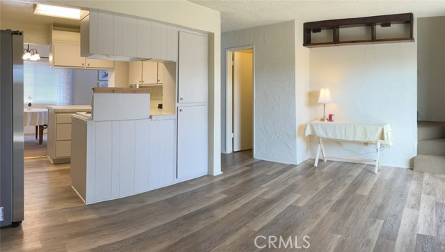 Detail Gallery Image 5 of 15 For 2706 Voorhees Ave #1,  Redondo Beach,  CA 90278 - 3 Beds | 2/1 Baths