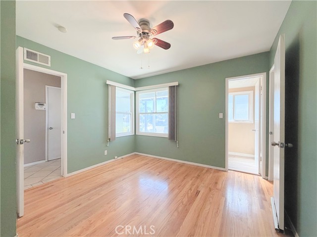 Detail Gallery Image 9 of 17 For 10360 Haskell, Granada Hills,  CA 91344 - 3 Beds | 2 Baths