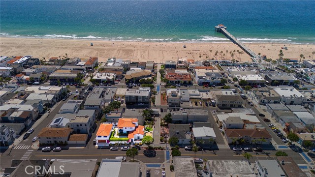 Detail Gallery Image 5 of 11 For 921 Highland Ave, Manhattan Beach,  CA 90266 - 5 Beds | 4 Baths