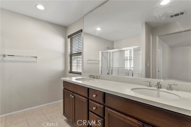 Detail Gallery Image 11 of 22 For 425 Merced, Corona,  CA 92878 - 4 Beds | 3 Baths