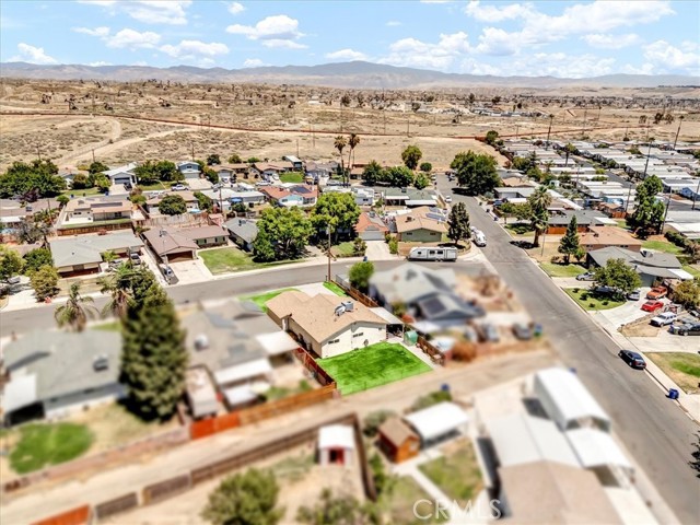 4825 Putter Lane, Bakersfield CA: https://media.crmls.org/medias/0ba59765-7d3c-46de-be9b-212cd8004fe2.jpg
