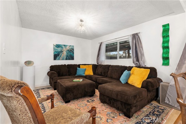 Detail Gallery Image 10 of 38 For 3505 Kennedy, Bakersfield,  CA 93309 - 4 Beds | 3 Baths