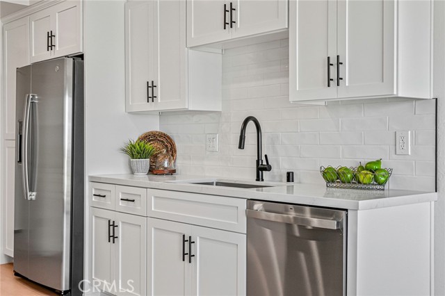 54 Cresta Verde Drive, Rolling Hills Estates CA: https://media.crmls.org/medias/0ba70eb1-7f29-4145-a438-4f7fd0b05998.jpg