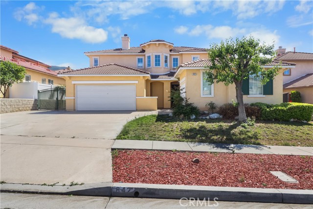 Detail Gallery Image 2 of 40 For 842 W Orange Heights Ln, Corona,  CA 92882 - 5 Beds | 2/1 Baths