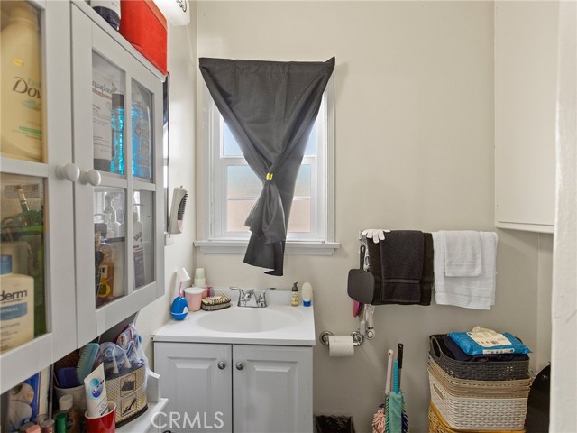 1689 North Hollywood Way photo 6