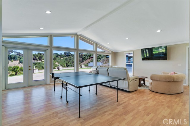 13 Buggy Whip Drive, Rolling Hills CA: https://media.crmls.org/medias/0ba804a9-76df-47cd-908a-09211e395b7b.jpg